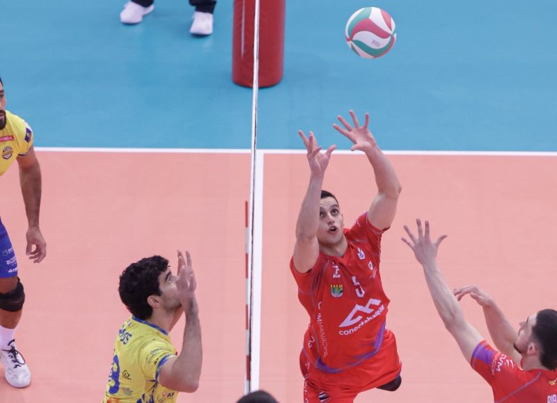 3-2: El Guaguas cede el primer partido ante el Manacor