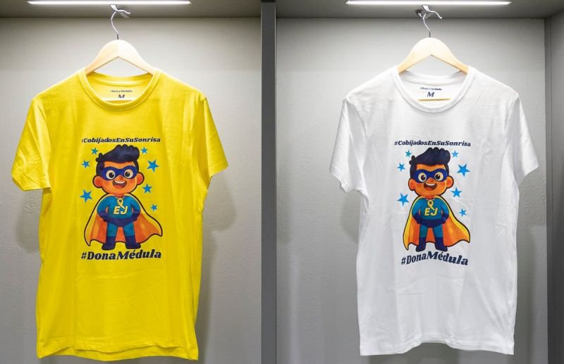 Una camiseta solidaria para los onces del derbi amistoso en La Orotava