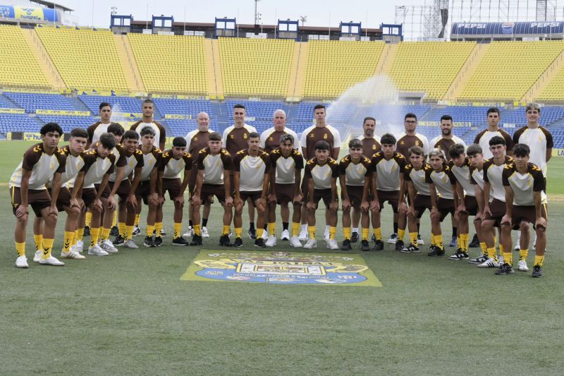 El juvenil C de la UD, con Santi Lampón al frente, echó a andar