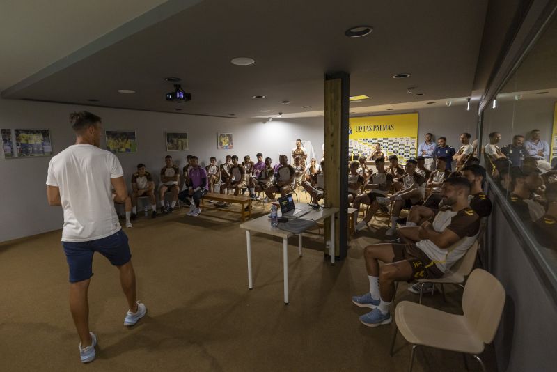 Charla técnica arbitral antes del comienzo de la Liga