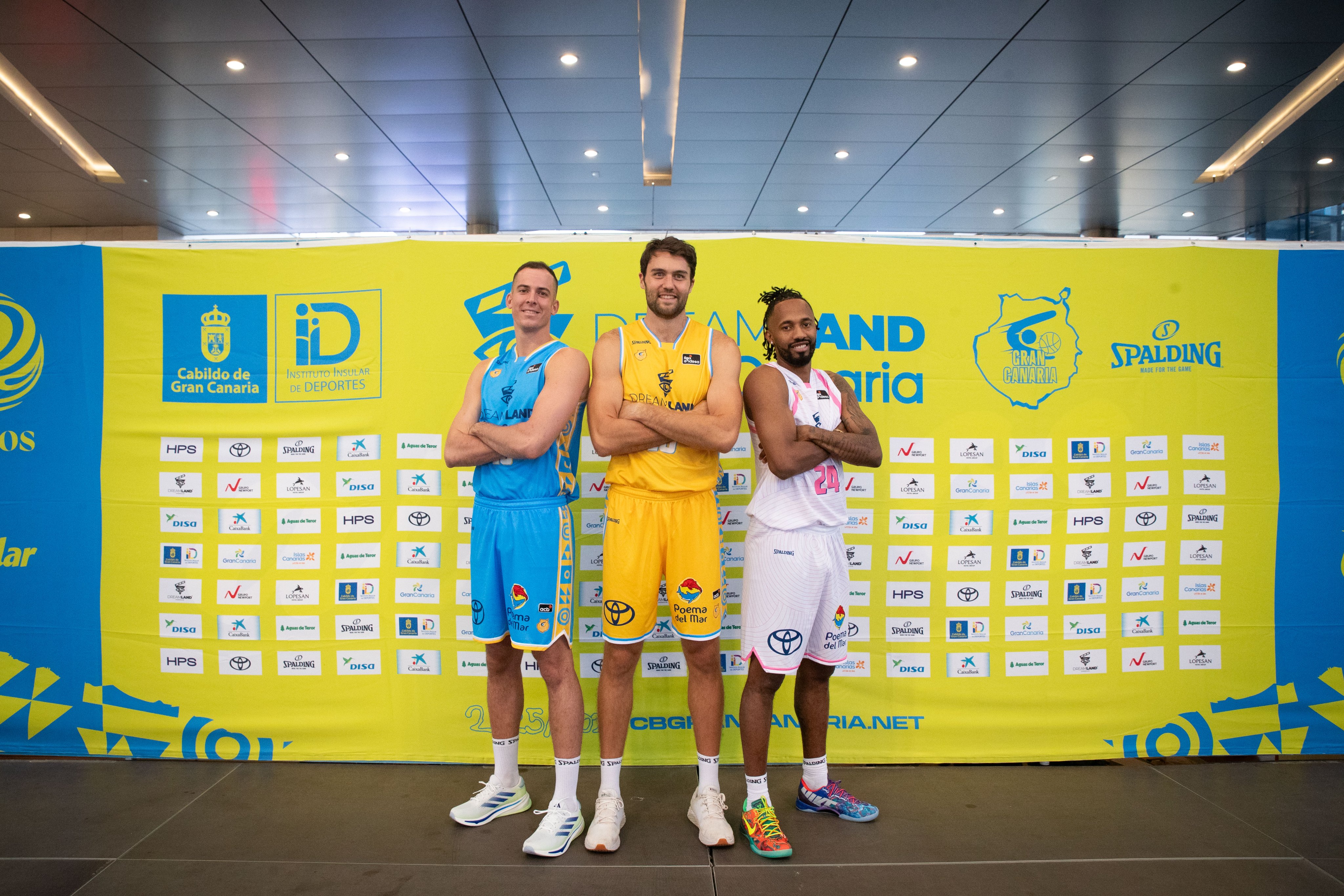 Las tres prendas de competición del nuevo Granca