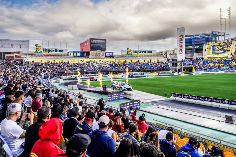 El nipón Katsuta brilla en la Súper Especial