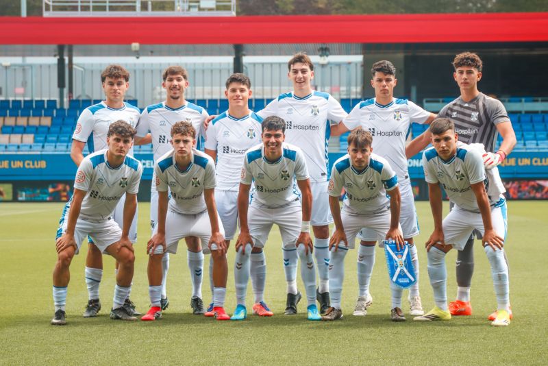El juvenil del Tenerife malogra su 2-0 y cae ante el Barça (3-0)