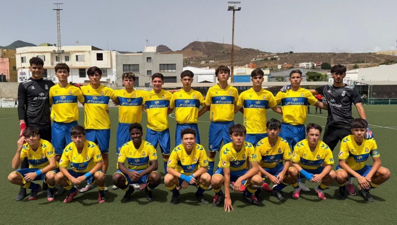 Liam Almeida anota 5 tantos en la goleada 0-7 del cadete de la UD