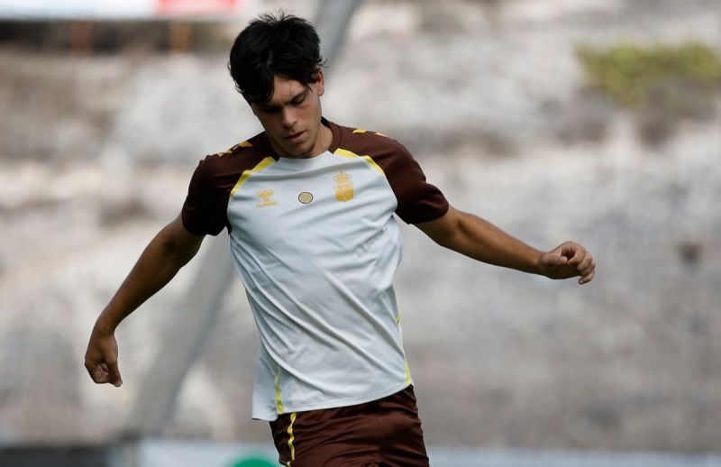 Iñaki González afirma que al técnico de la UD no le tiembla el pulso en las alineaciones