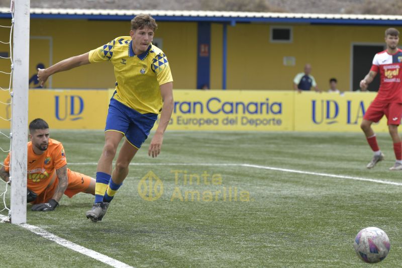 2-4: Las Palmas C refuerza el liderato con tres goles de Iván García