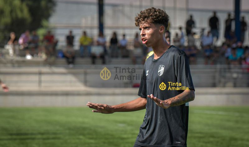 Jerobe Cáceres, el timonel amarillo del Juan Guedes