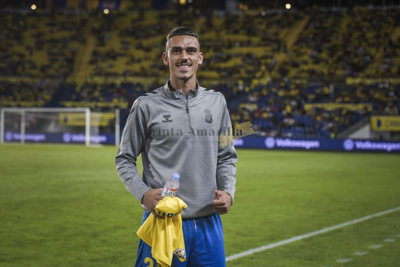 El Cádiz confirma la compra del ex amarillo Joaquín González