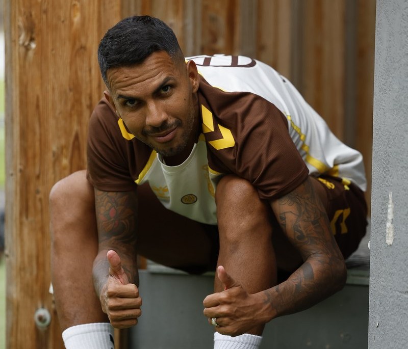 La UD viaja a Córdoba con Viera y Lukovic en su expedición