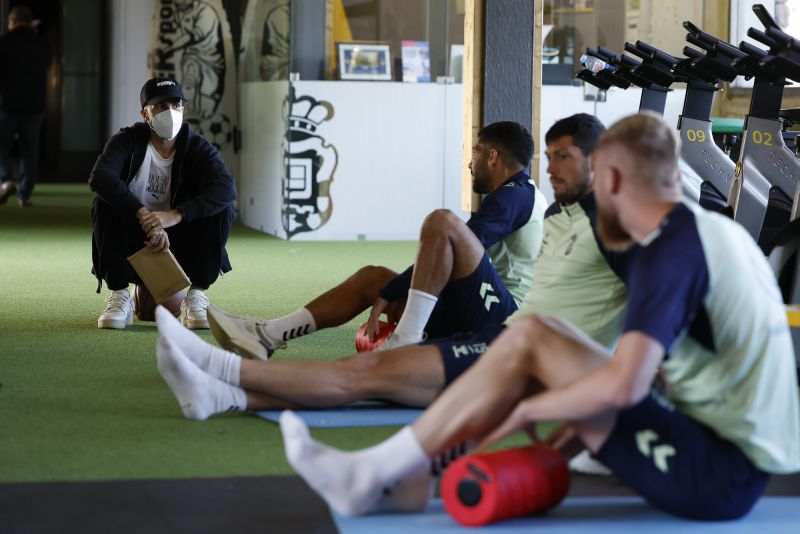 Kirian visita a sus compañeros