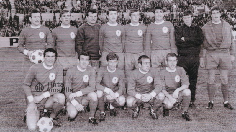 El Liverpool de 1968, en el homenaje al Capi Aparicio