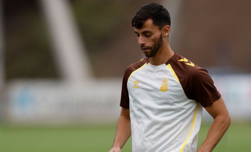 "El nuevo míster es muy bueno; se parece a García Pimienta"