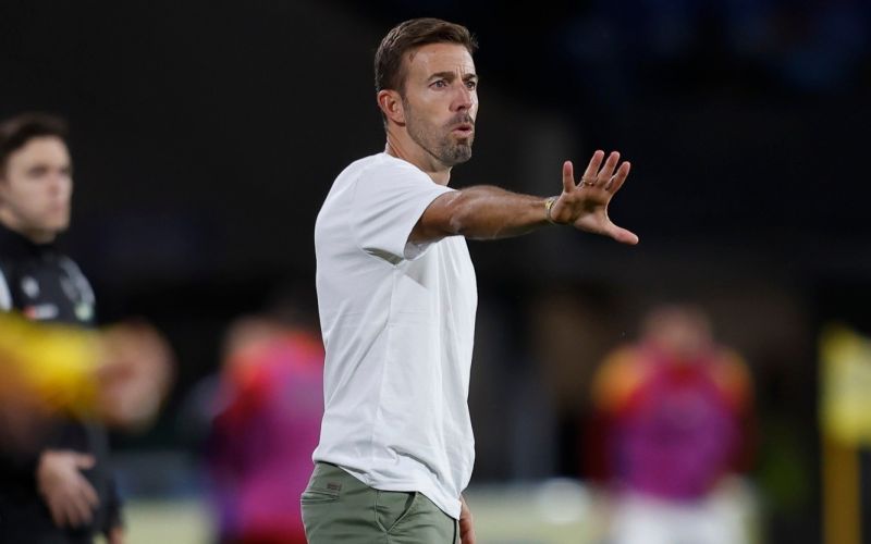 Luis García, enojado: "El que hace las normas no ha estado en un campo de juego"