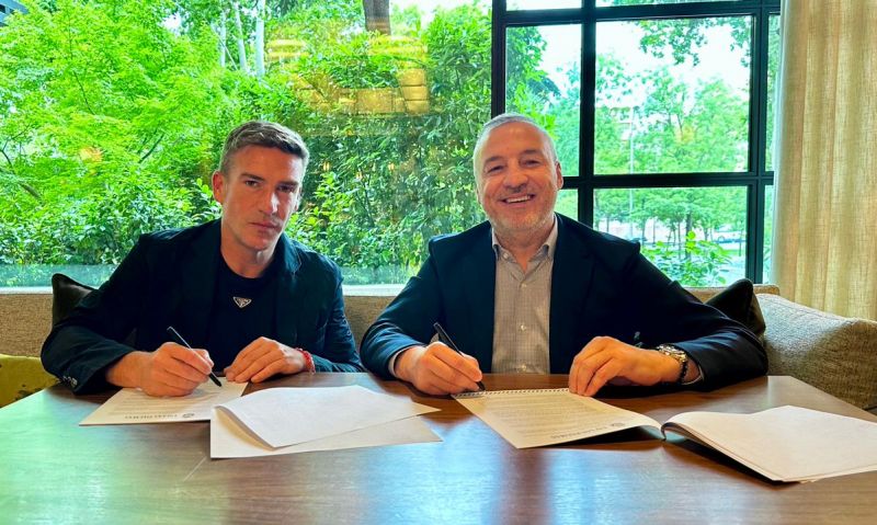 Luis Carrión ingresa en el club de técnicos que debutan en Primera con la UD