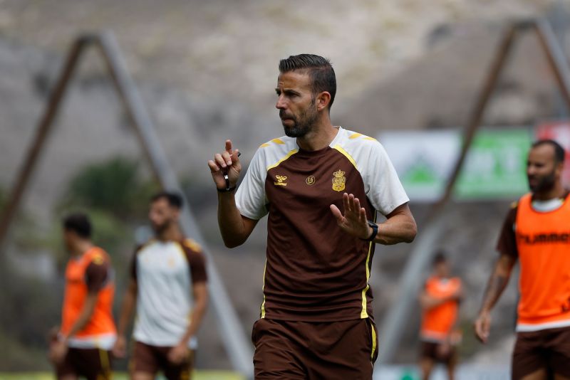 Luis García fue verdugo de la UD en el Trofeo Teide de 2002