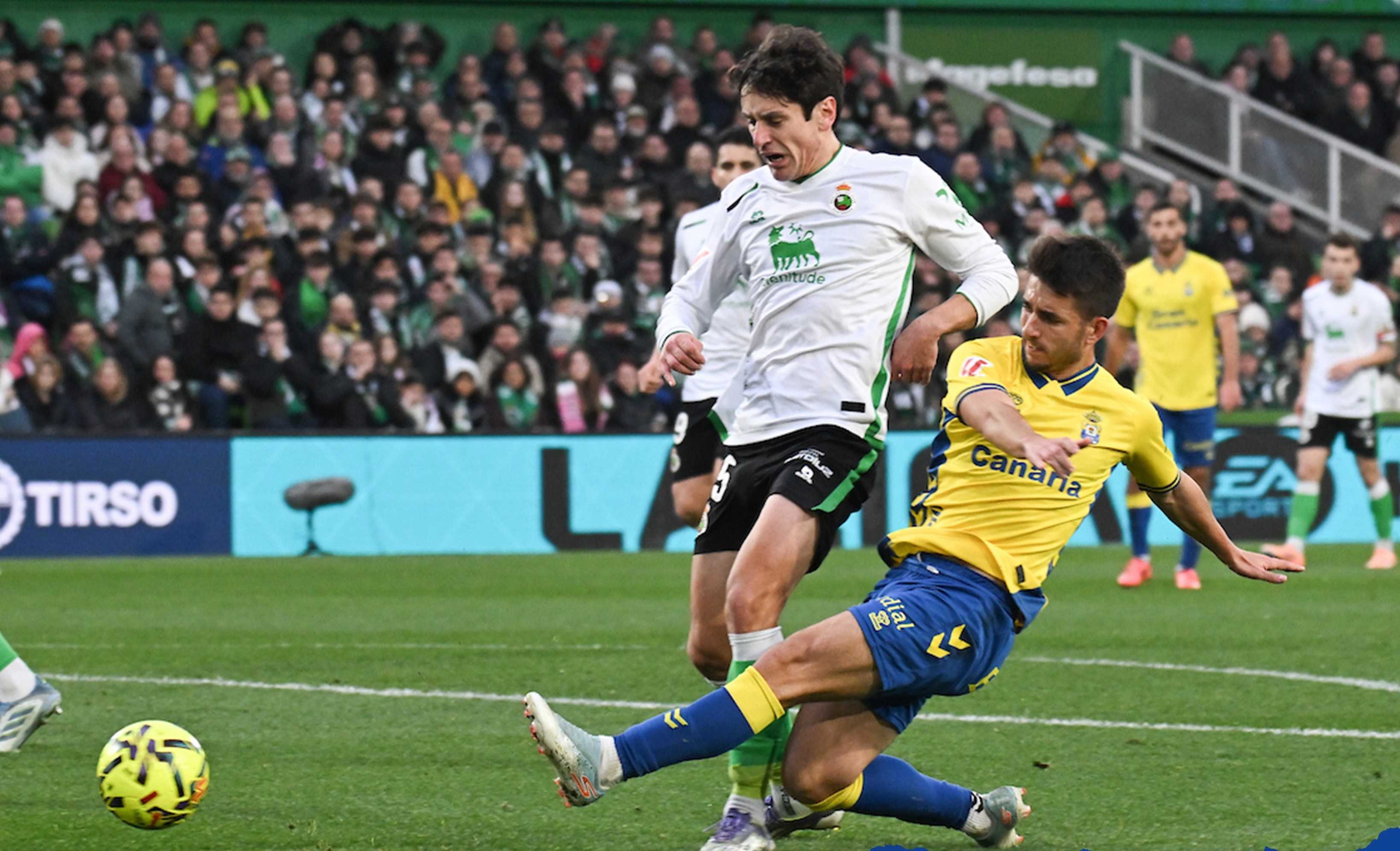 4-1: El Racing golea a la UD a empujones y al contragolpe