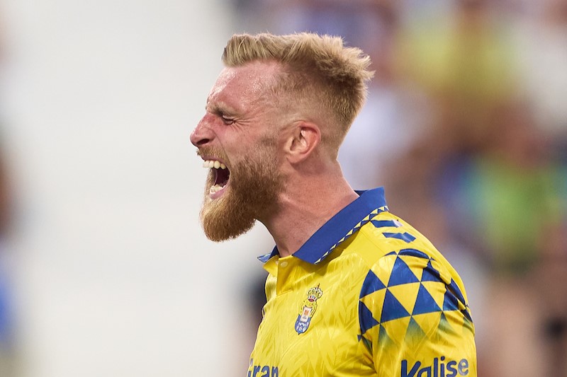 McBurnie, mejor que Budimir y Muriqi en el juego aéreo