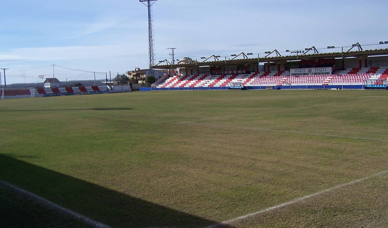 La UD cambia el chip a la Copa y de superficie de juego en Monzón