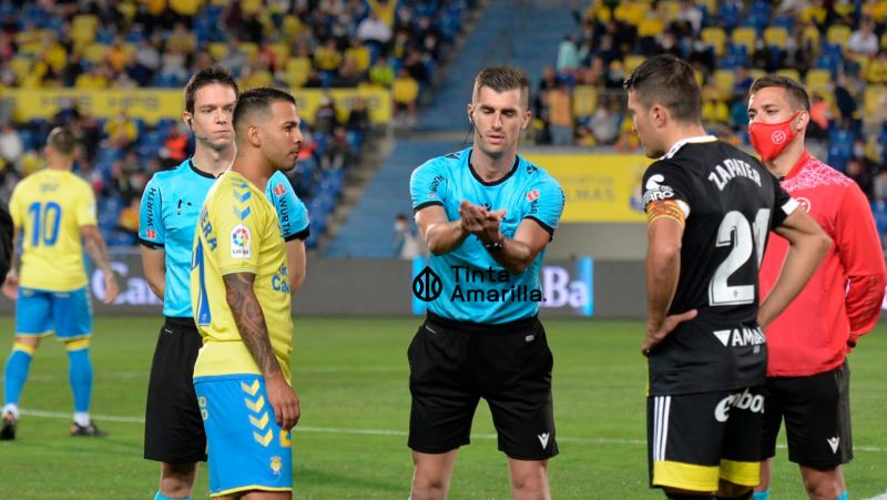 El colegiado madrileño Moreno Aragón pita a la UD en Granada