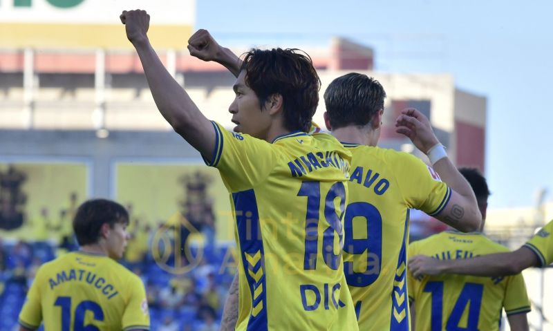 "En Las Palmas pude darme cuenta de lo bien que jugaba al fútbol"