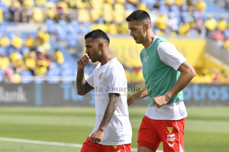 Fría despedida del Almería a Jonathan Viera