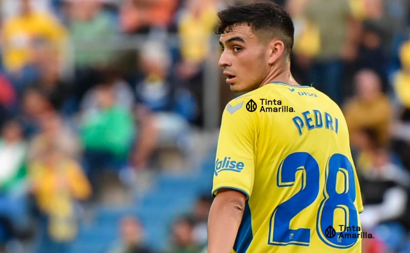 Pedri: Aquel 28 de la UD al que mira un Balón de Oro