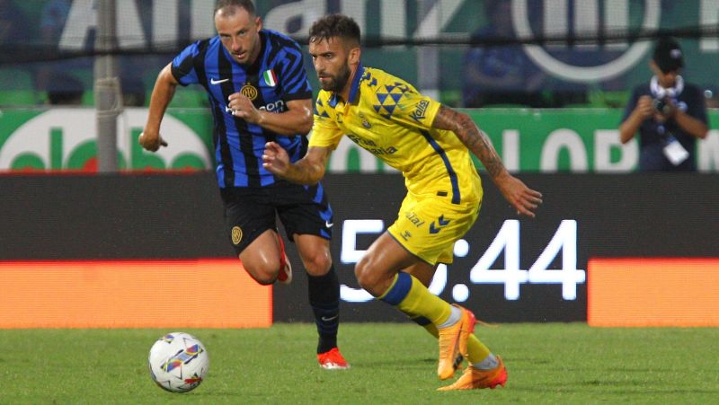 Más posesión que el rival y, a falta de goles, palos