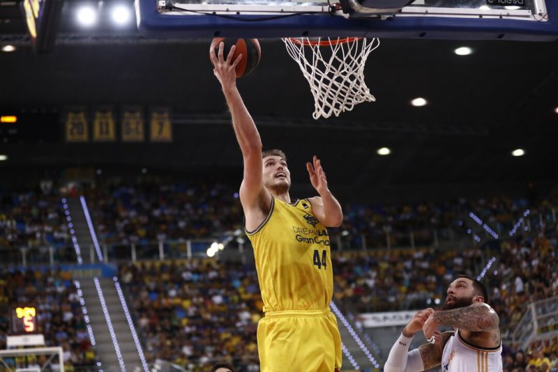 La marcha de Lammers abre otro hueco en la plantilla del Granca
