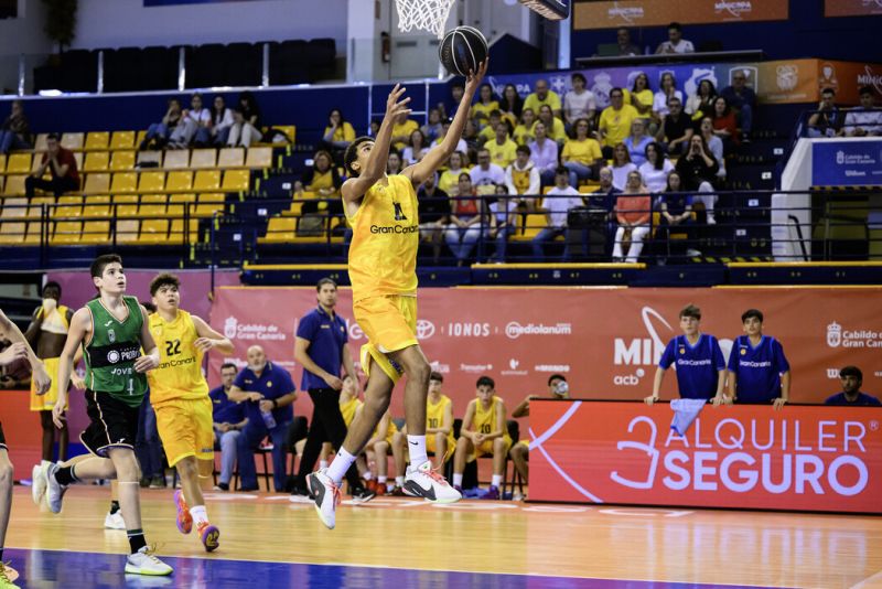 Un infantil llamado Shaun Stewart