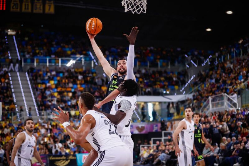 54-69: El Granca no pudo domar a su bestia blanca