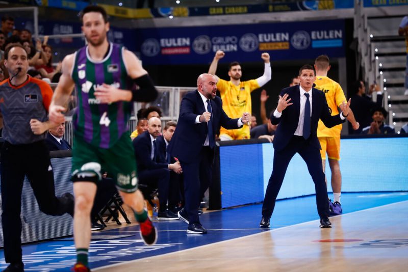 "Los jugadores son los que ganan partidos y los perdemos los entrenadores"