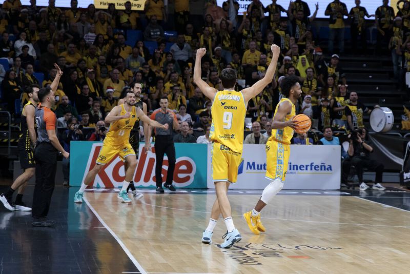 70-71: El Gran Canaria recupera la fórmula para ganar el derbi