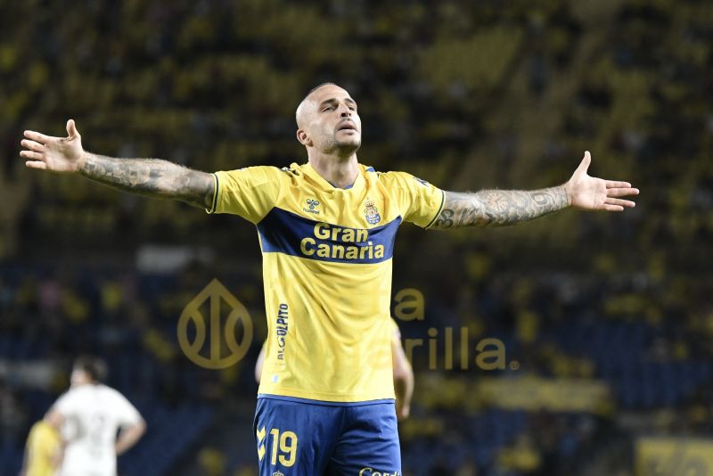 2-1: Sandro vuelve a la Liga y firma el gol de la primera cosecha en la era De la Barrera