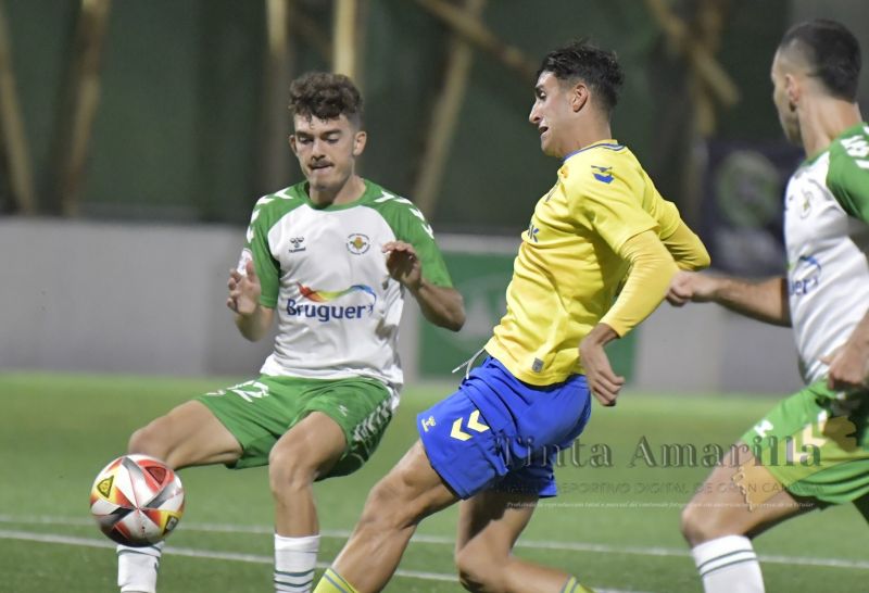 Zeben Ramos regresa a la UD tras su notable campaña con el Villa