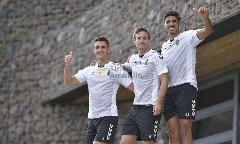 Tres maneras de decir adiós