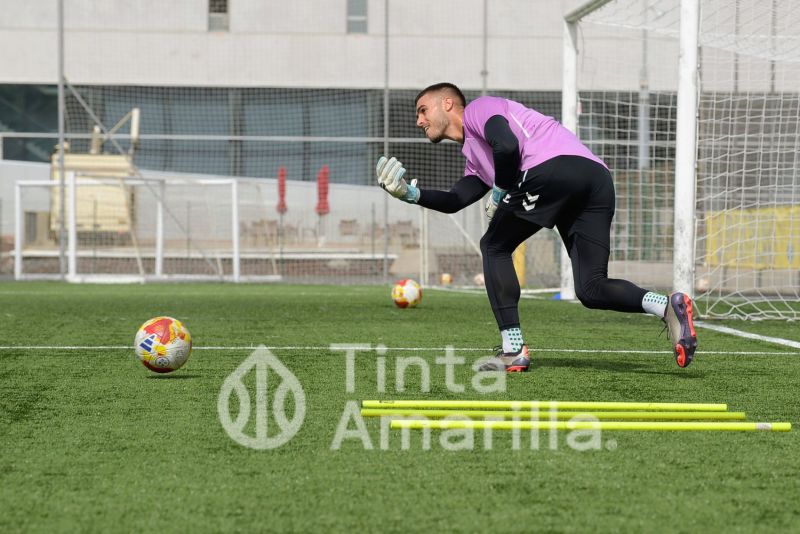 Fotos: El filial se prepara para recibir a un rival con portería intacta