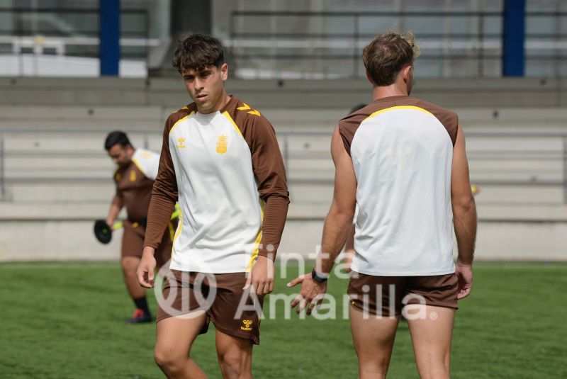 Fotos: El filial se prepara para recibir a un rival con portería intacta