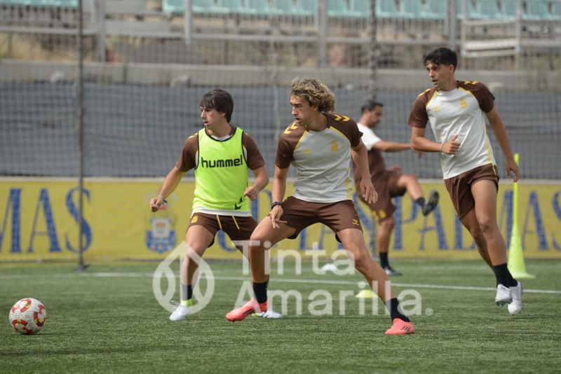 Fotos: El filial se prepara para recibir a un rival con portería intacta