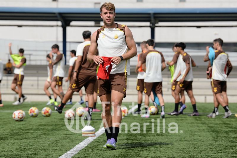 Fotos: El filial se prepara para recibir a un rival con portería intacta