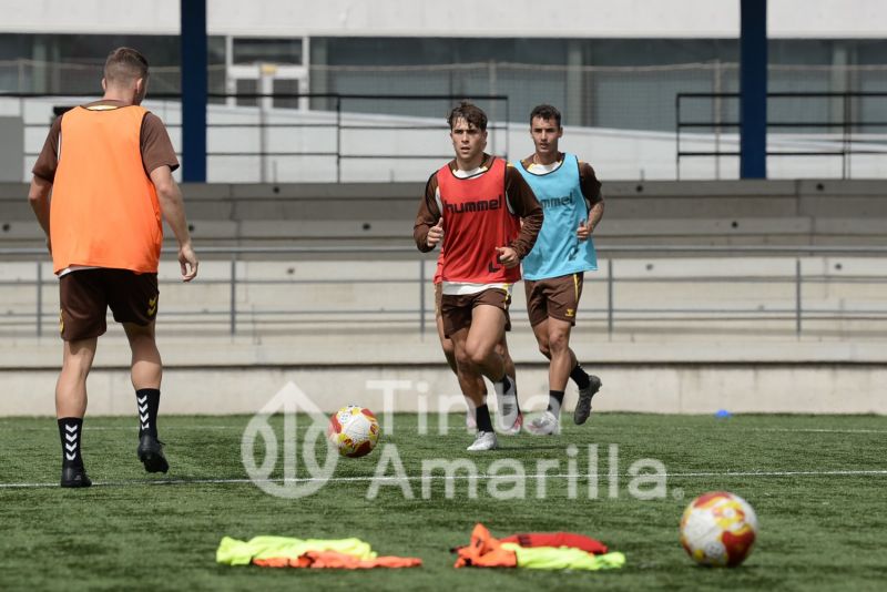 Fotos: El filial se prepara para recibir a un rival con portería intacta
