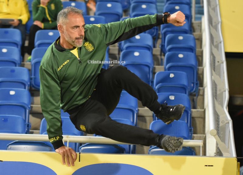 El Melilla contrata a Ángel Rodríguez en su último intento por la permanencia