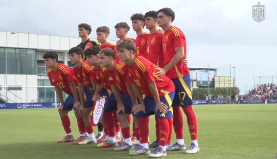 Valentín Pezzolesi se estrena como titular de la sub19
