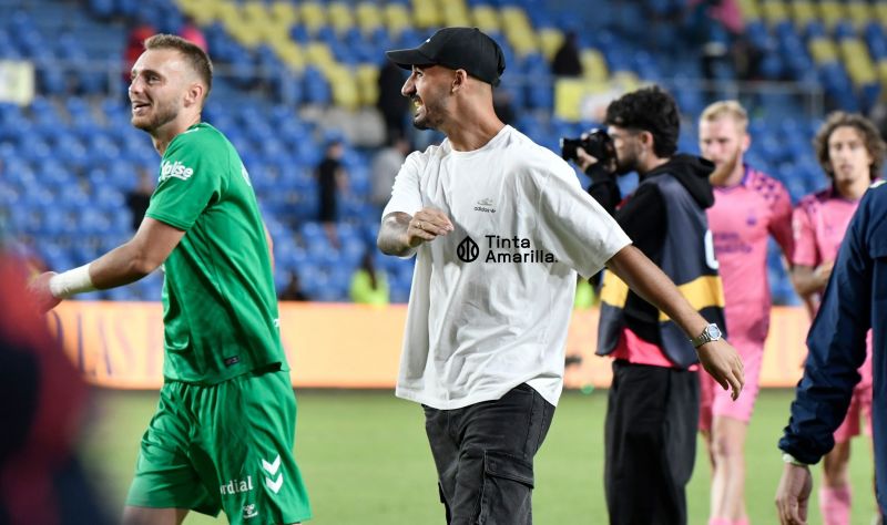 Álvaro Valles o la cara B de la felicidad