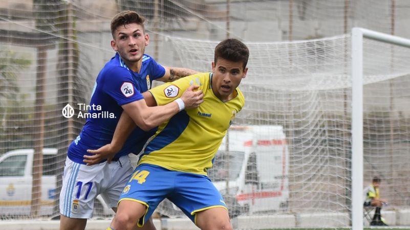 La UD refuerza el carril diestro hasta 2027 con Viti Rozada