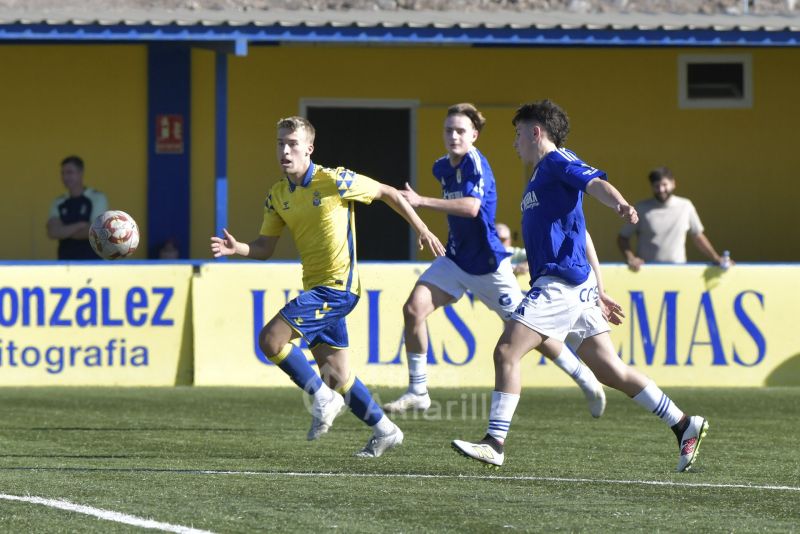 4-0: Las Palmas le responde al Oviedo con festival de fútbol y goles