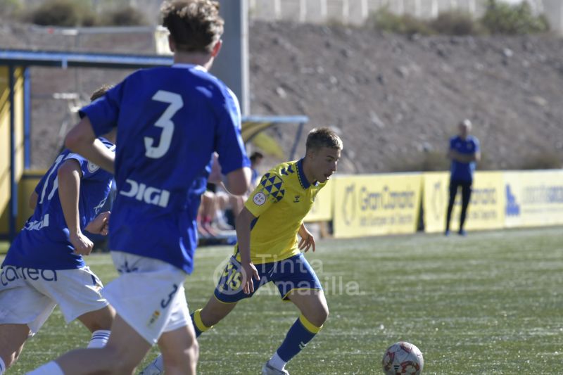 4-0: Las Palmas le responde al Oviedo con festival de fútbol y goles