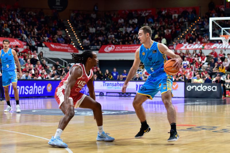 87-76: El Gran Canaria no logra estar a la altura de UCAM Murcia