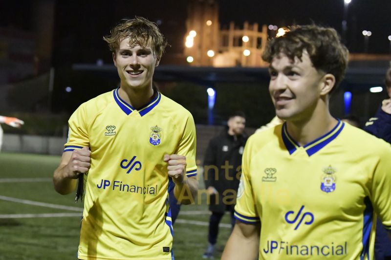 Las Palmas C apea al Villa en la tanda de penaltis y se cuela en la gran final