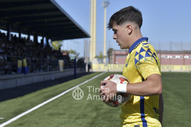 4-0: Las Palmas le responde al Oviedo con festival de fútbol y goles