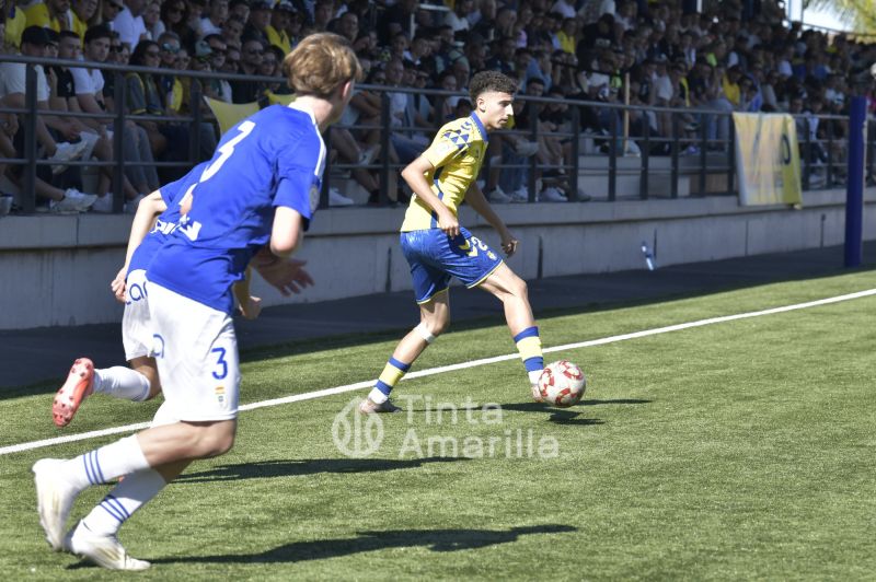 4-0: Las Palmas le responde al Oviedo con festival de fútbol y goles